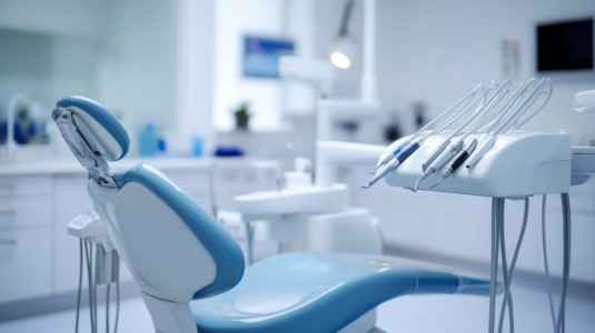The UK ‘high street’ dentistry market value rises to £12.16 billion as continued challenges accessing NHS dentists push people towards private dentistry, according to a new report by LaingBuisson